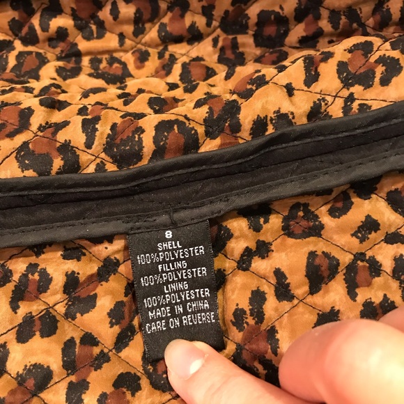 - 🍁Quilted black jacket with animal print lining - Picture 4 of 8